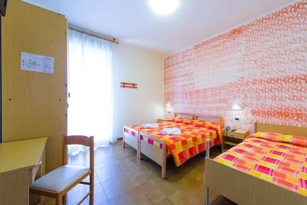 Hotel Losanna Rimini Exterior foto
